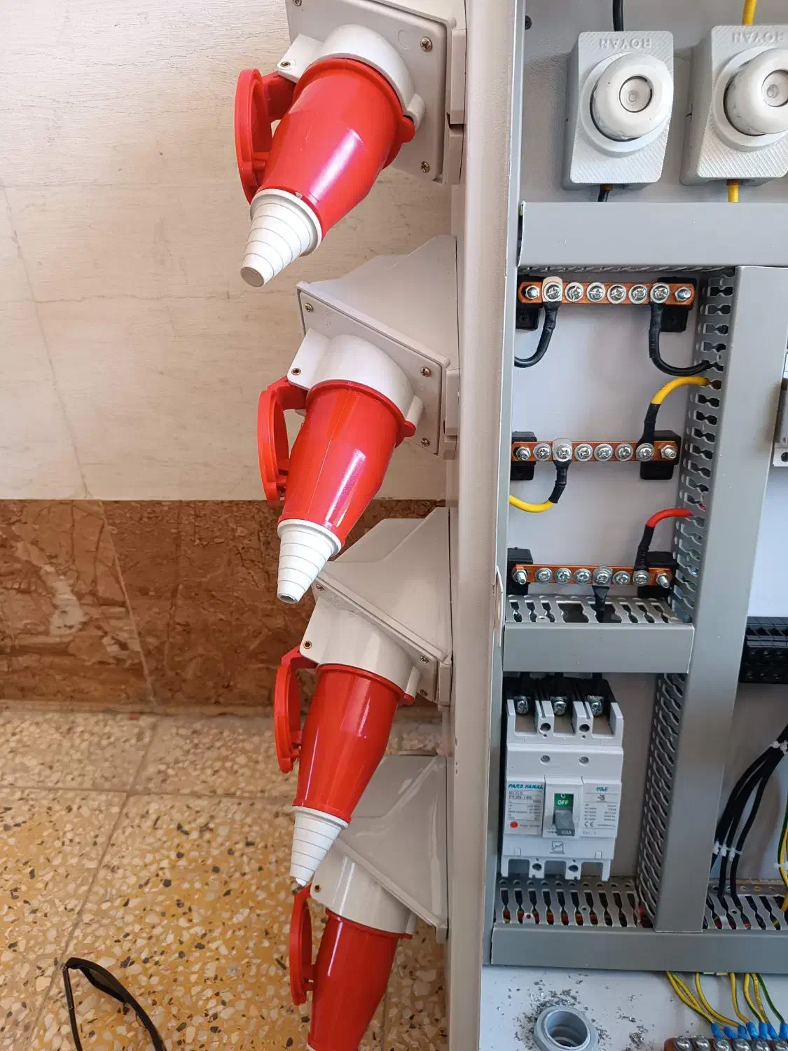 برقکار ساختمان و صنعتی|خدمات پیشه و مهارت|بهبهان, |دیوار