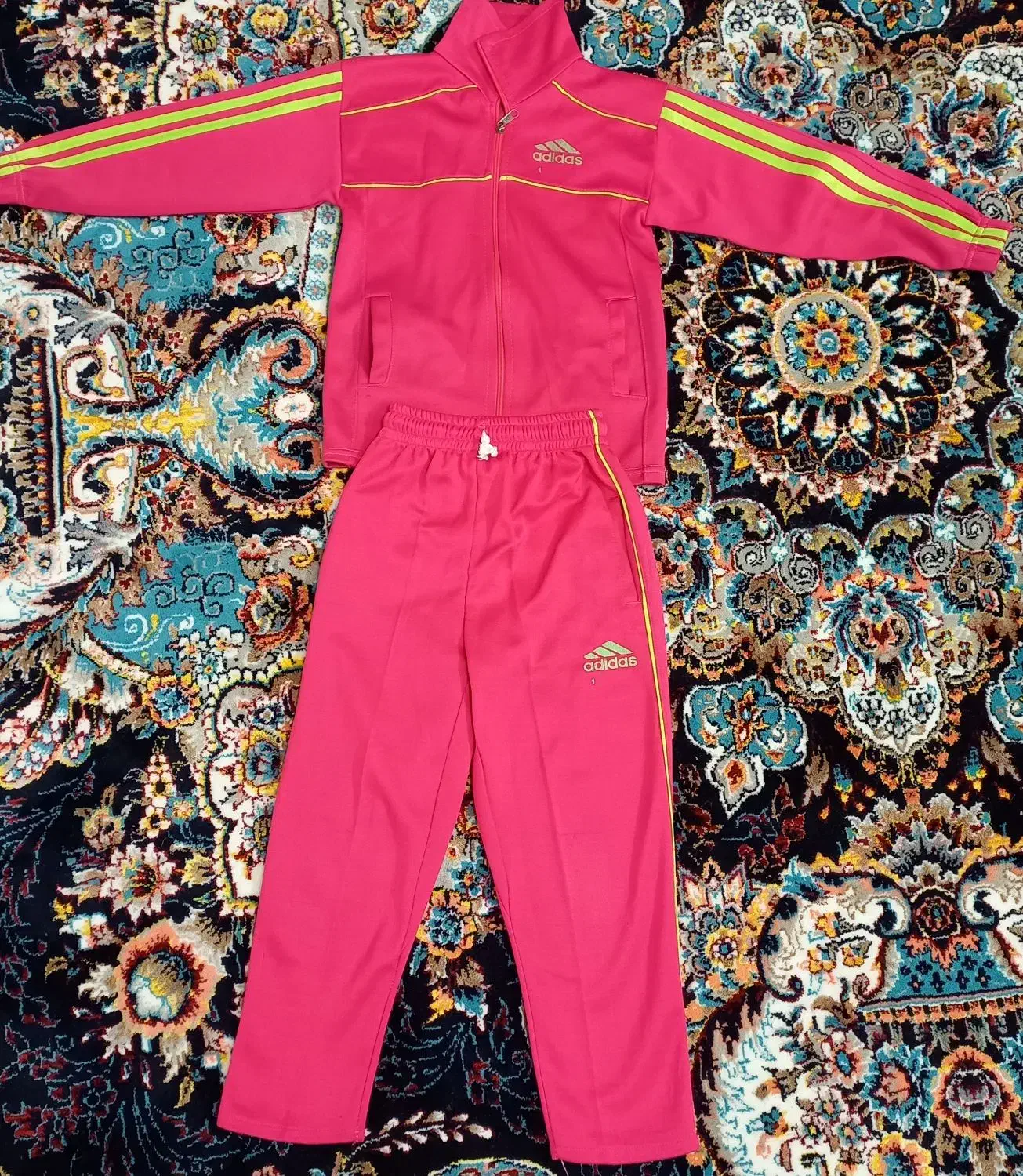 بلوز وشلوار ورزشی|کفش و لباس بچه|فیروزکوه, |دیوار