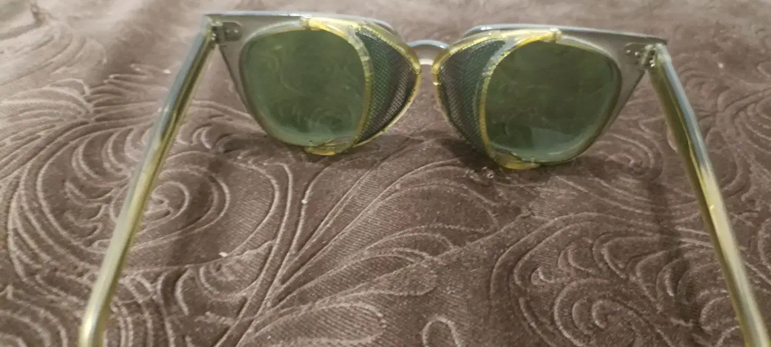 عینک قدیمی|زیورآلات و اکسسوری|شاهین‌شهر, دکتر حسابی|دیوار