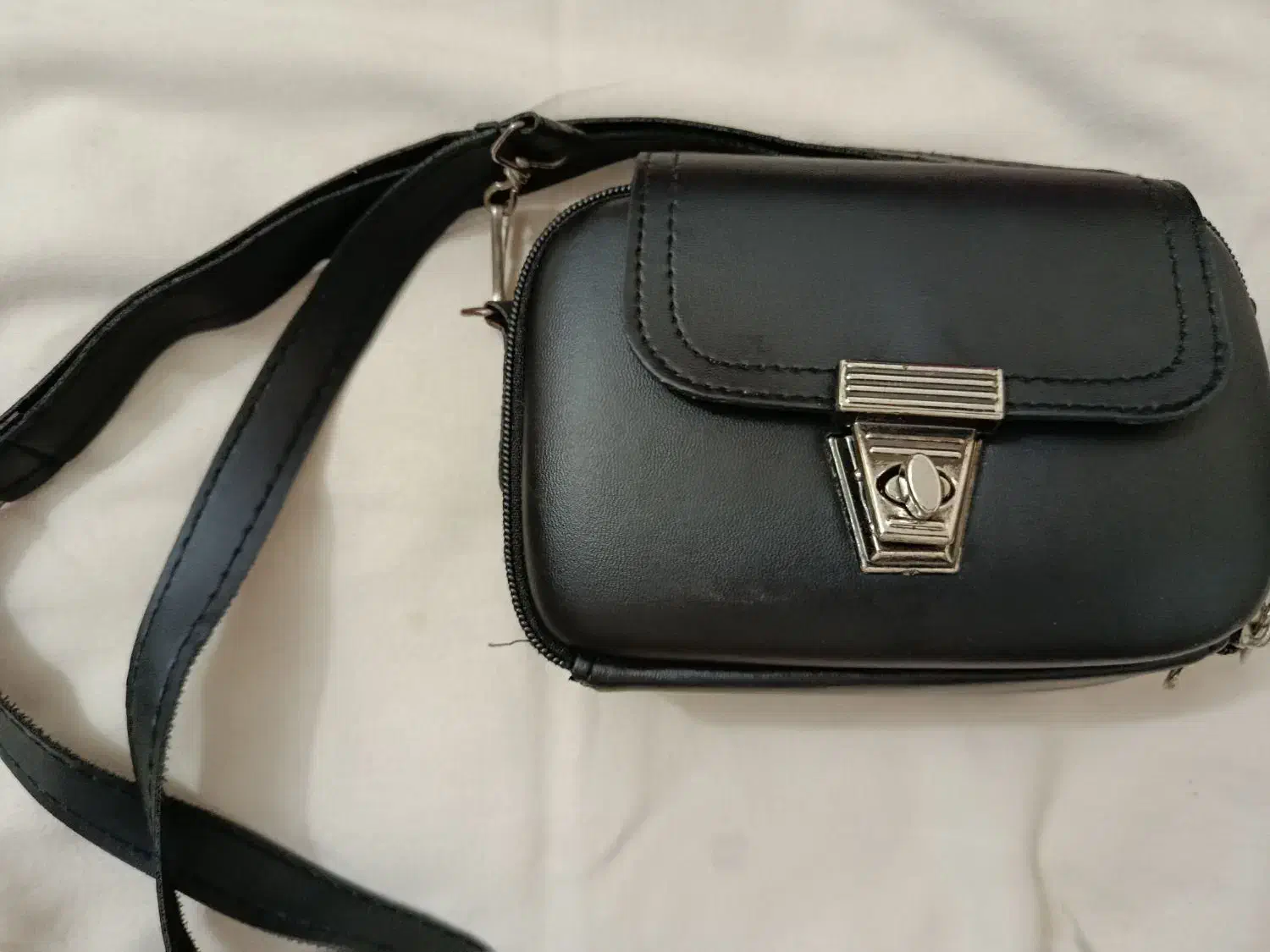 کیف پاسپورتی|کیف، کفش، کمربند|آستانه اشرفیه, |دیوار