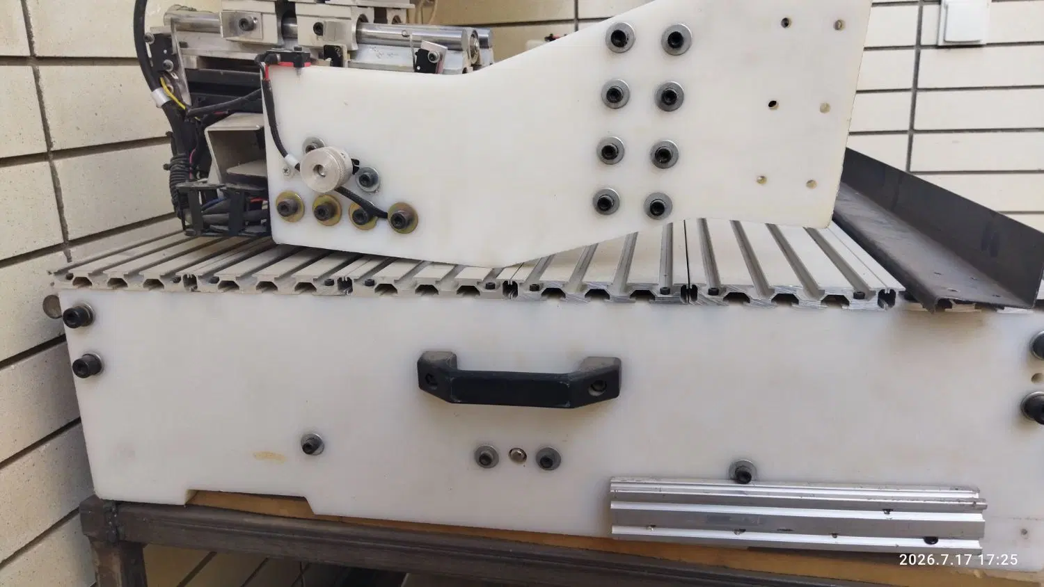 دستگاه cnc|ماشینآلات صنعتی|بروجن, |دیوار