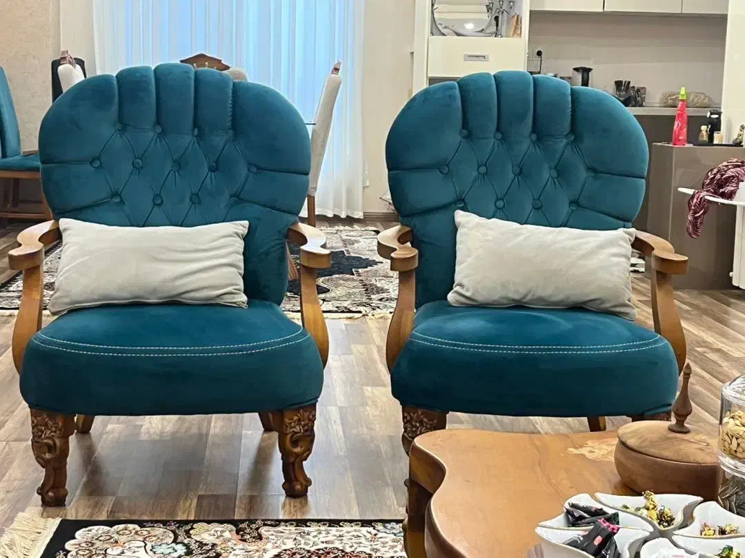 مبل هفت نفره|مبلمان خانگی و میز عسلی|رشت, کاکتوس|دیوار