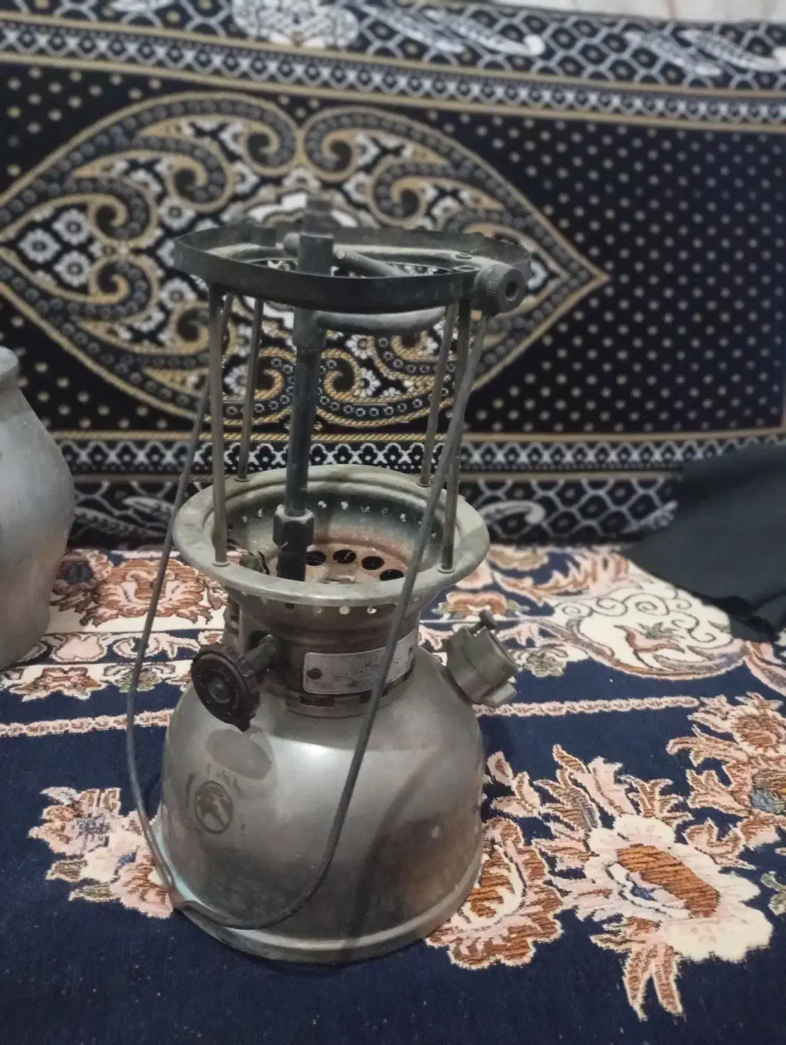 چراغ نفتی برنجی قدیمی عتیقه|کلکسیون اشیاء عتیقه|گرگان, |دیوار