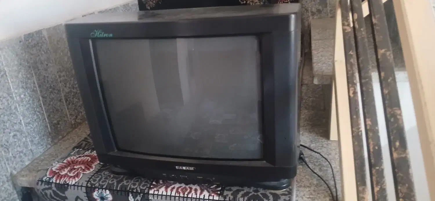 تلویزیون ۲۱اینچ صنام کاملاسالم|تلویزیون و پروژکتور|بروجرد, |دیوار