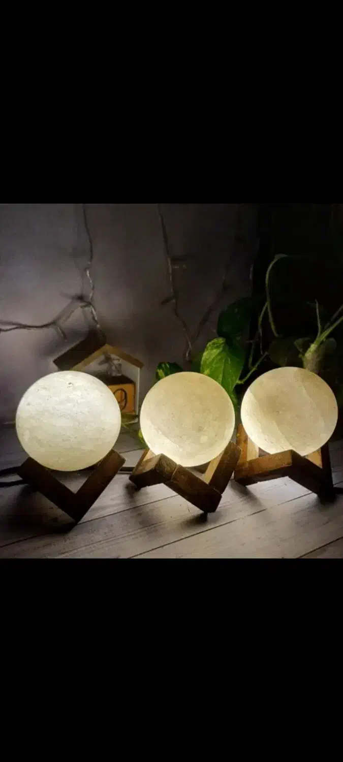 سنگ نمک|چراغ خواب و آباژور|تهران, فلسطین (میدان انقلاب)|دیوار