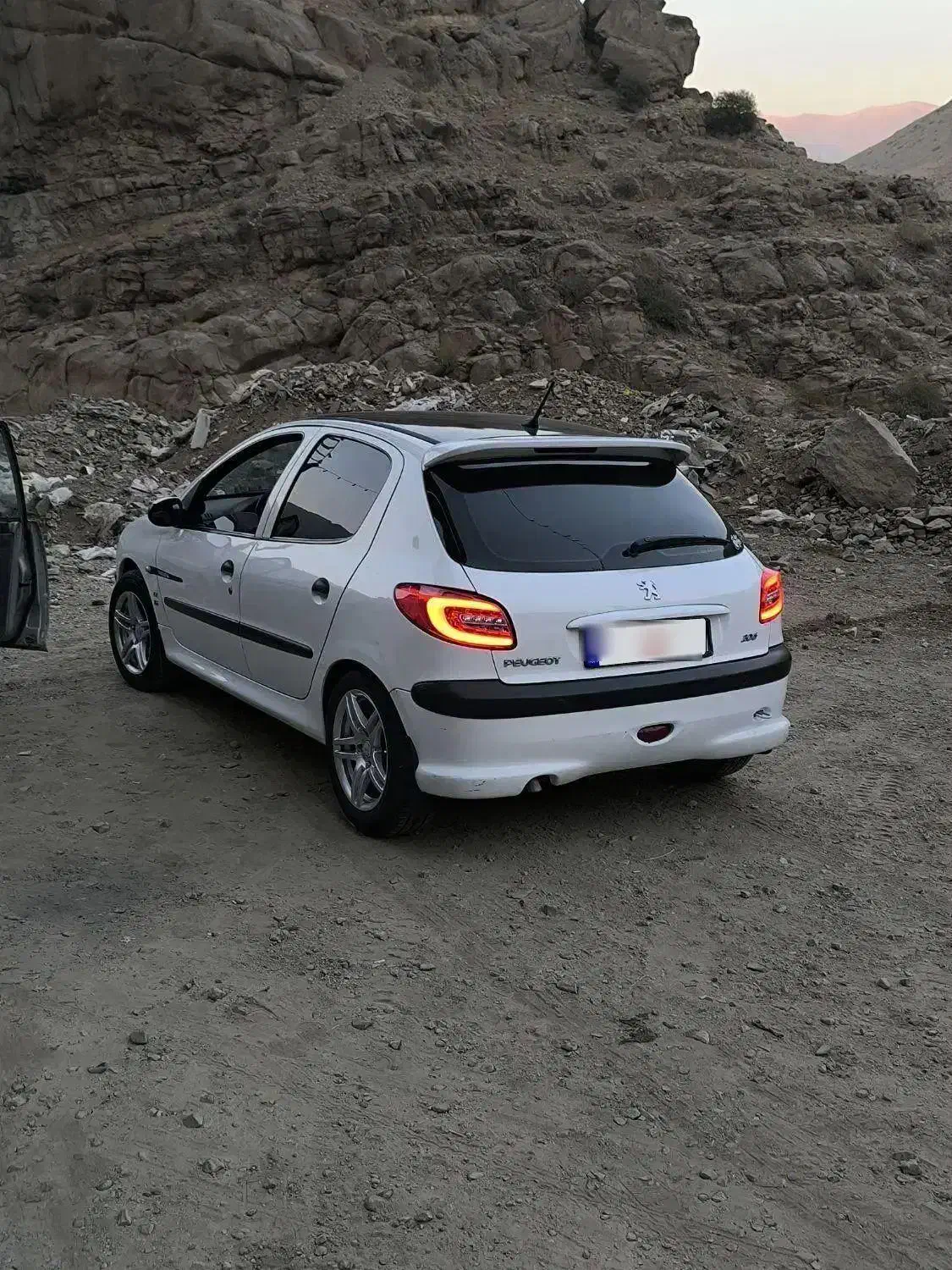 206تیپ5 مدل93|خودرو سواری و وانت|تهران, سبلان (لشگر)|دیوار