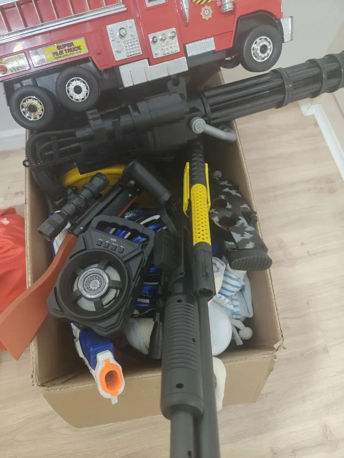 اسباب بازی|اسباببازی|خوی, |دیوار