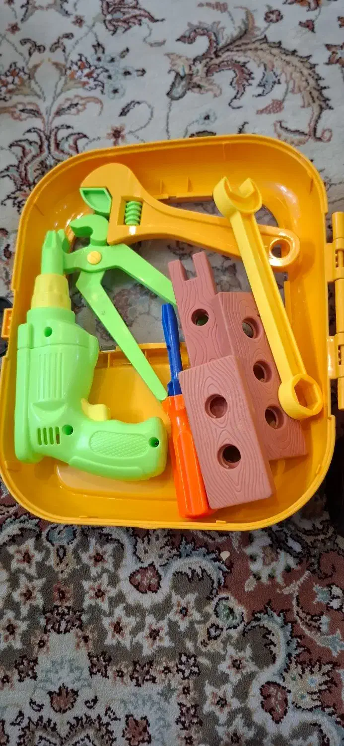 چمدان ابزار کودک|اسباب‌بازی بچه|ری, شهادت|دیوار