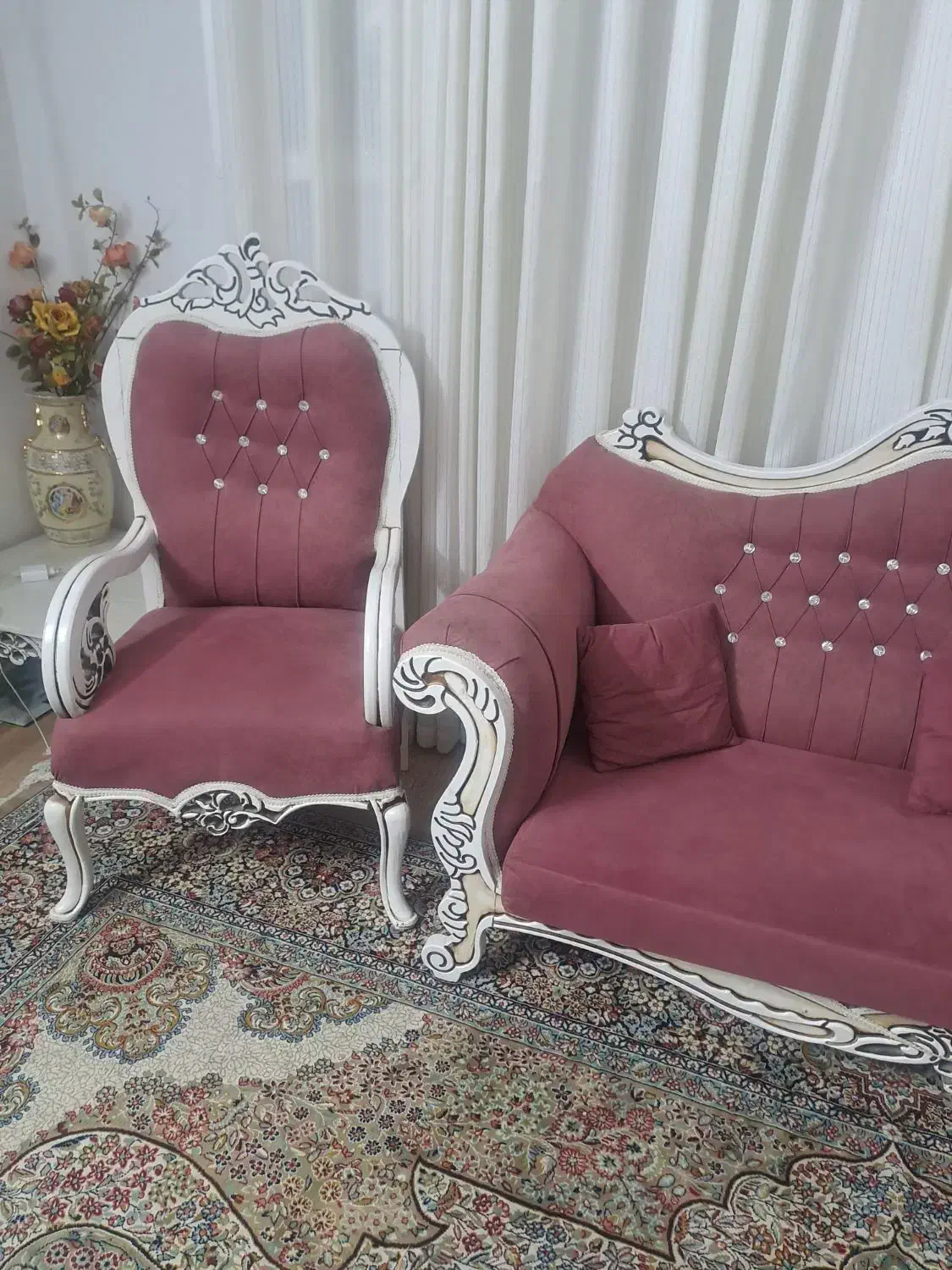 فروش یک دست مبل ۹ نفره کلاسیک با میز عسلی|مبلمان خانگی و میز عسلی|زاهدان, |دیوار