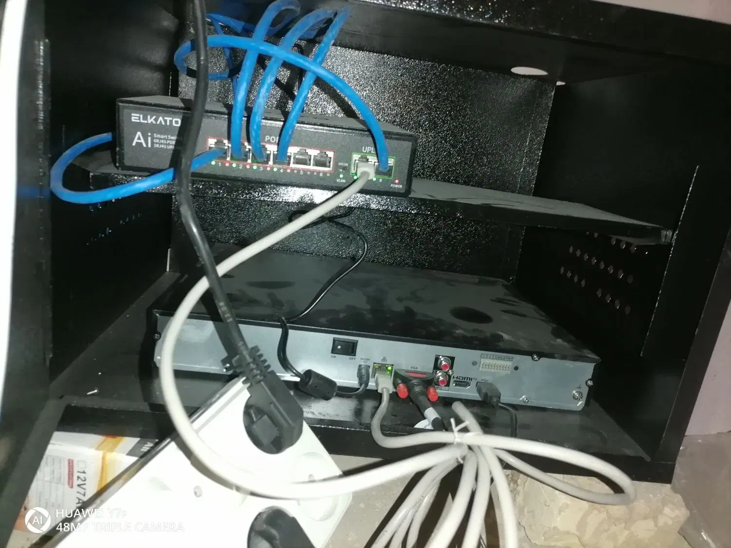 نصاب دوربین و دزدگیر|خدمات پیشه و مهارت|اصفهان, باغ دریاچه|دیوار