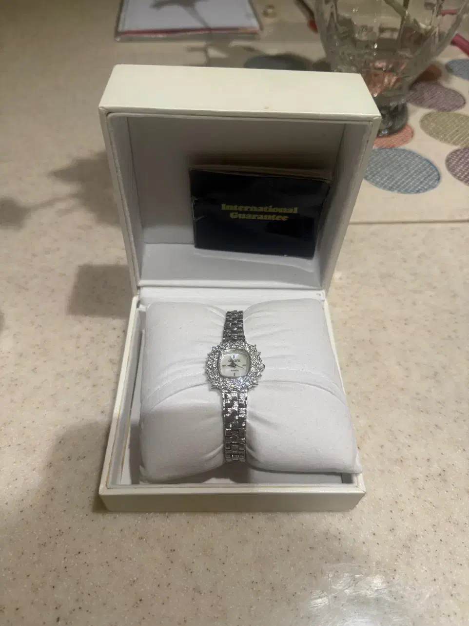 دو عدد ساعت برندهای سواروسکی و akaru|ساعت|تهران, زعفرانیه|دیوار