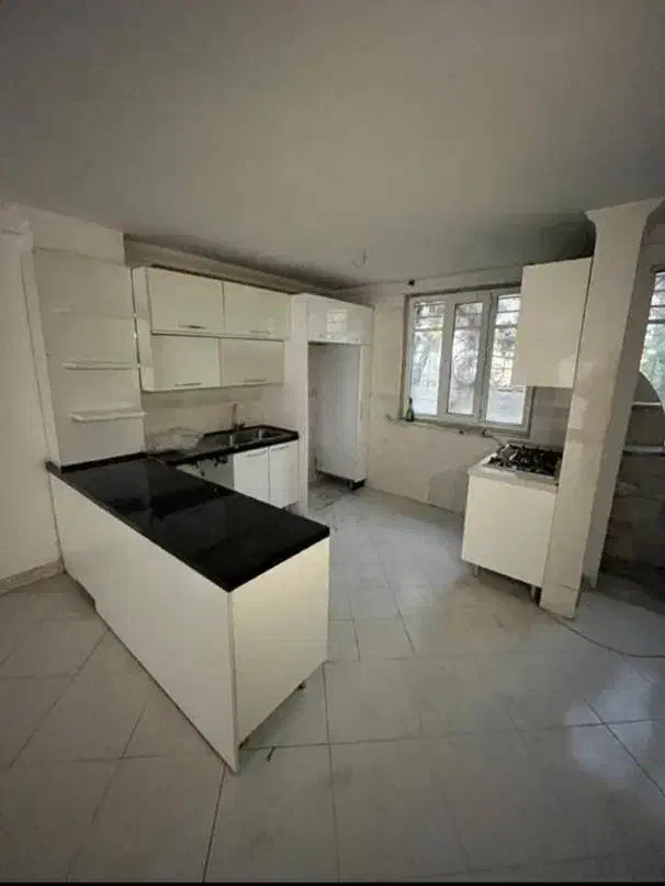 اجاره واحد ۹۰ متری حیاط دار