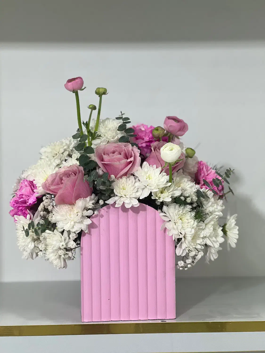 گل فروشی گلاریس باکس گل هلالی صورتی سفید|گل و گیاه طبیعی|تهران, شهرک هما|دیوار