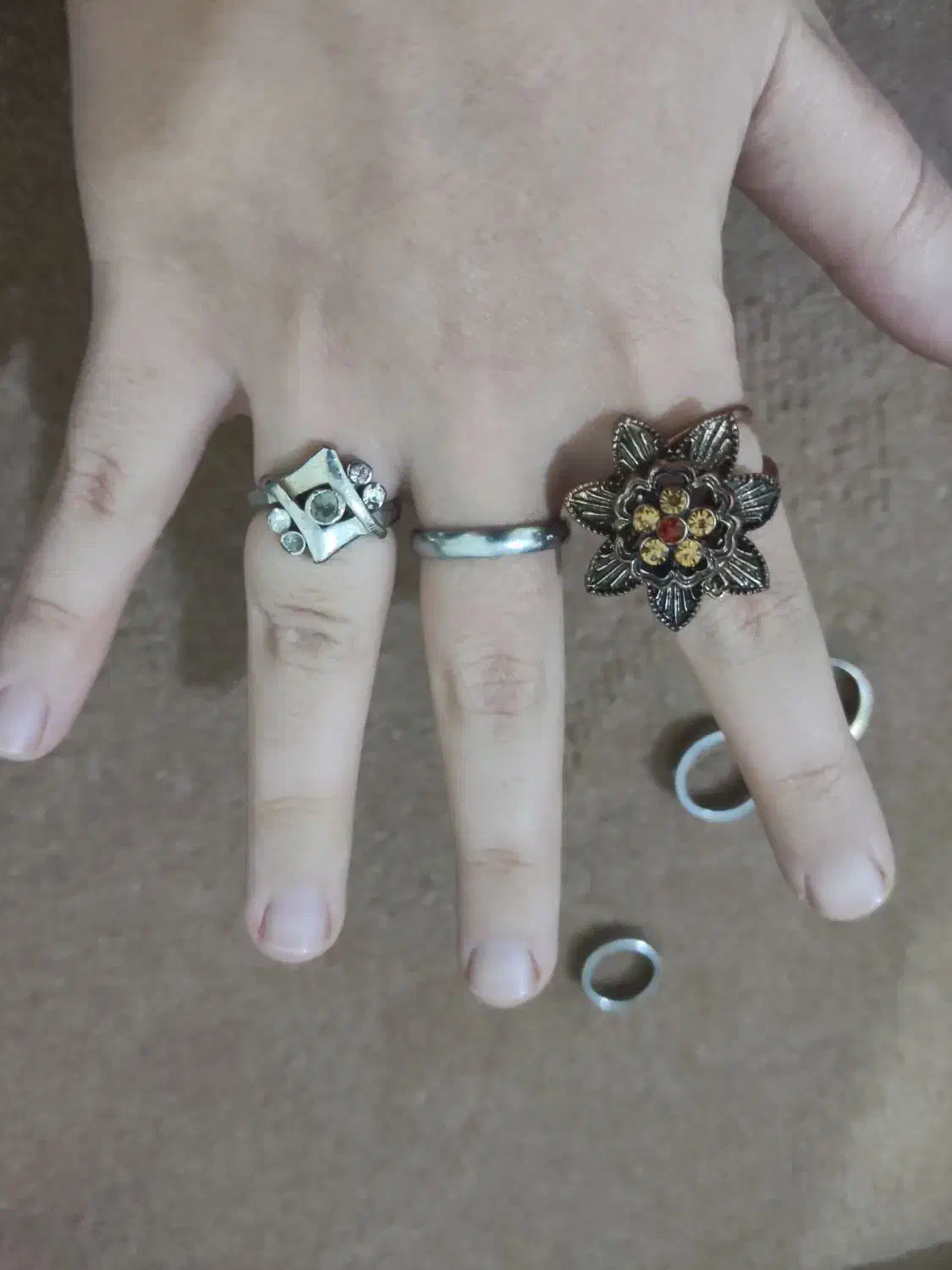 انگشتر و حلقه و النگو و مدال بدل|بدلیجات|قم, شهر قائم|دیوار