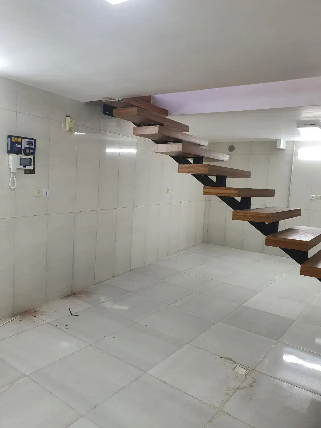 رهن و اجاره زیرزمین تجاری|اجارهٔ دفتر کار، اتاق اداری، مطب|لنجان, |دیوار