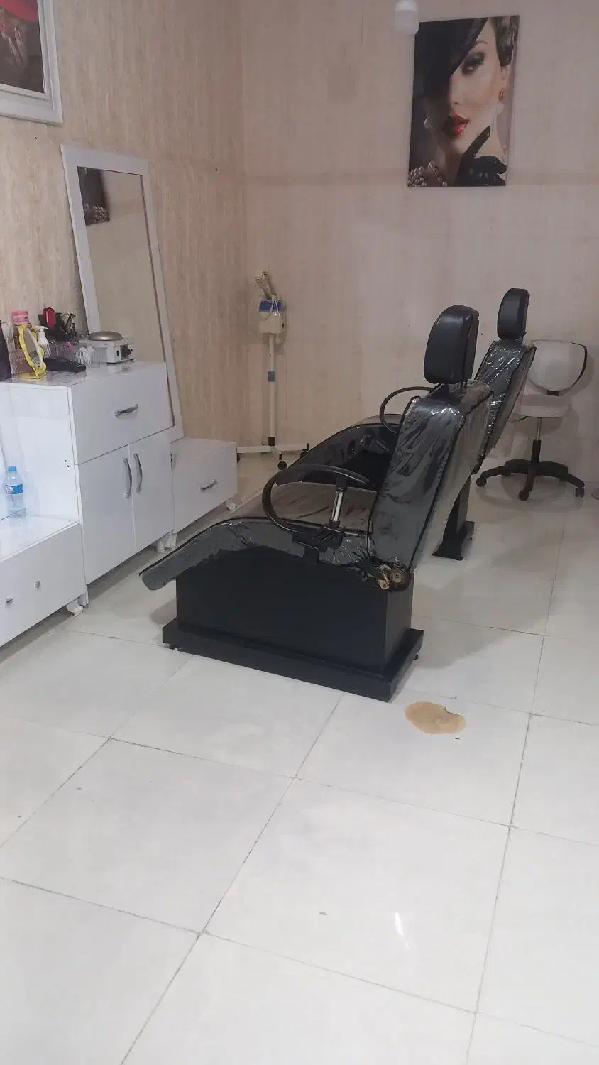 استخدام در سالن زیبایی گیسو|استخدام درمانی، زیبایی، بهداشتی|آبادان, |دیوار