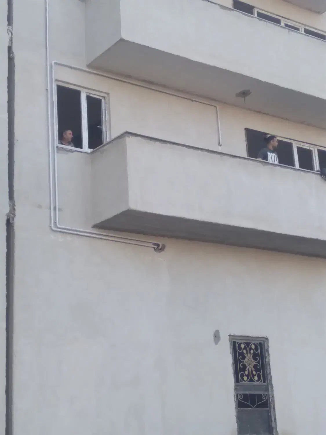 کارگر برای گچکاری با حقوق خوب|استخدام معماری، عمران و ساختمانی|اردبیل, |دیوار