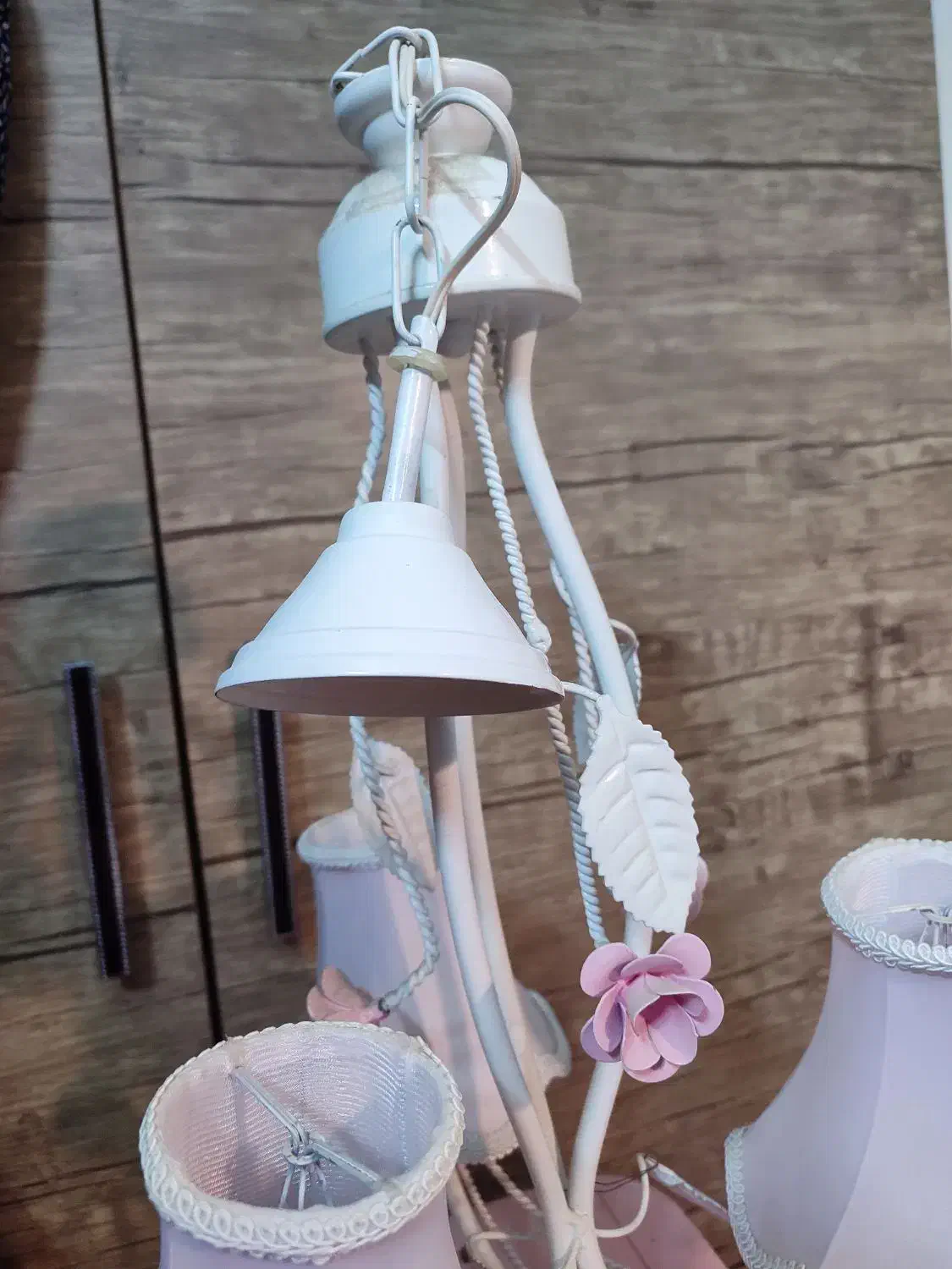 لوستر|لوستر و چراغ آویز|شاهین‌شهر, دهخدا|دیوار