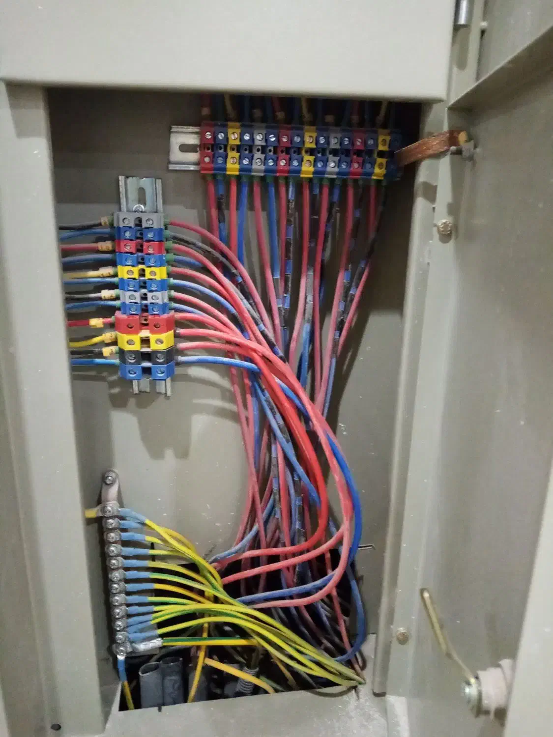 انجام برقکشی و رفع اتصالی و خورده کاری|خدمات پیشه و مهارت|قم, هنرستان|دیوار