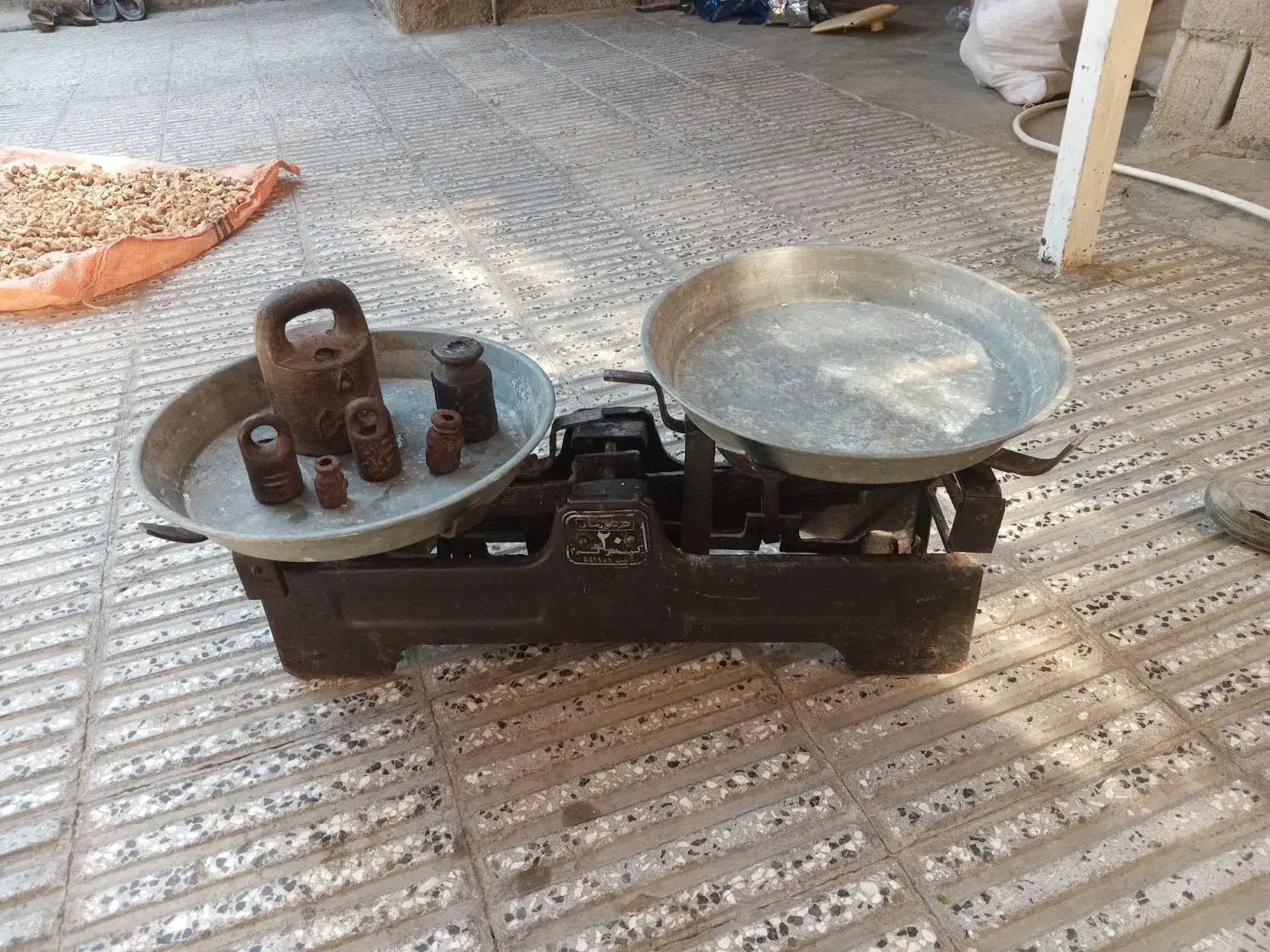 میز تلوزیون  ترازو|میز تلویزیون|رامیان, |دیوار