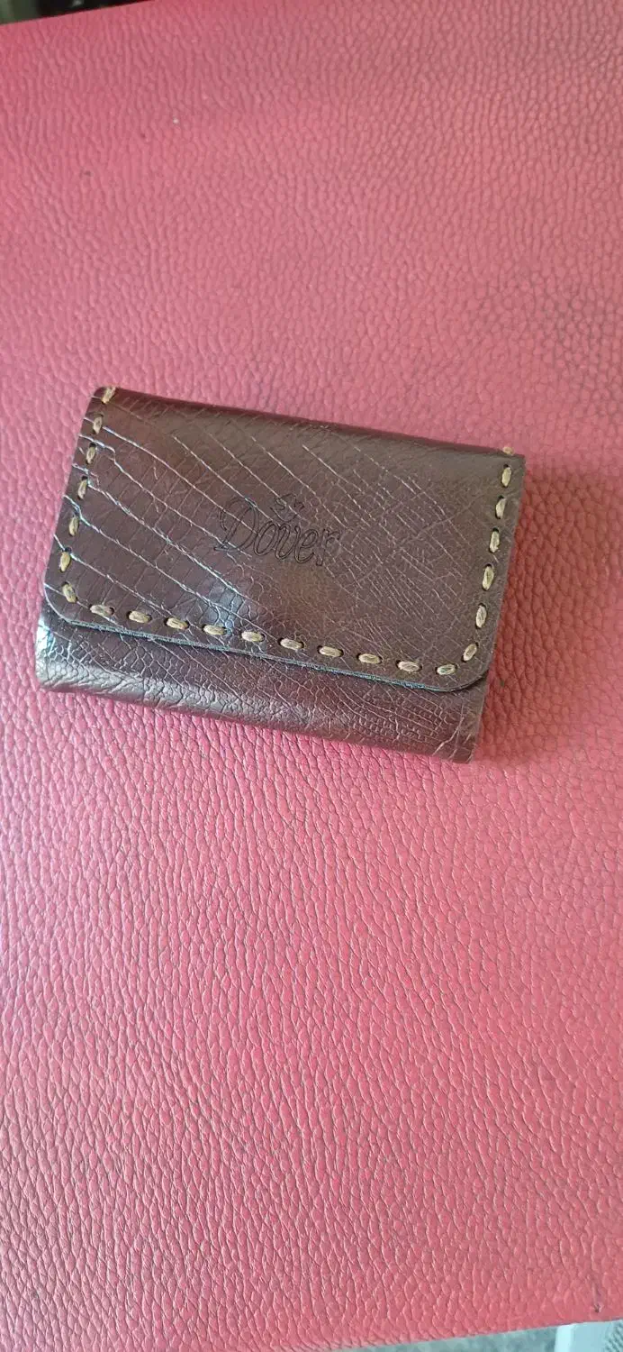 مدارک گمشده|اشیا|سنندج, |دیوار