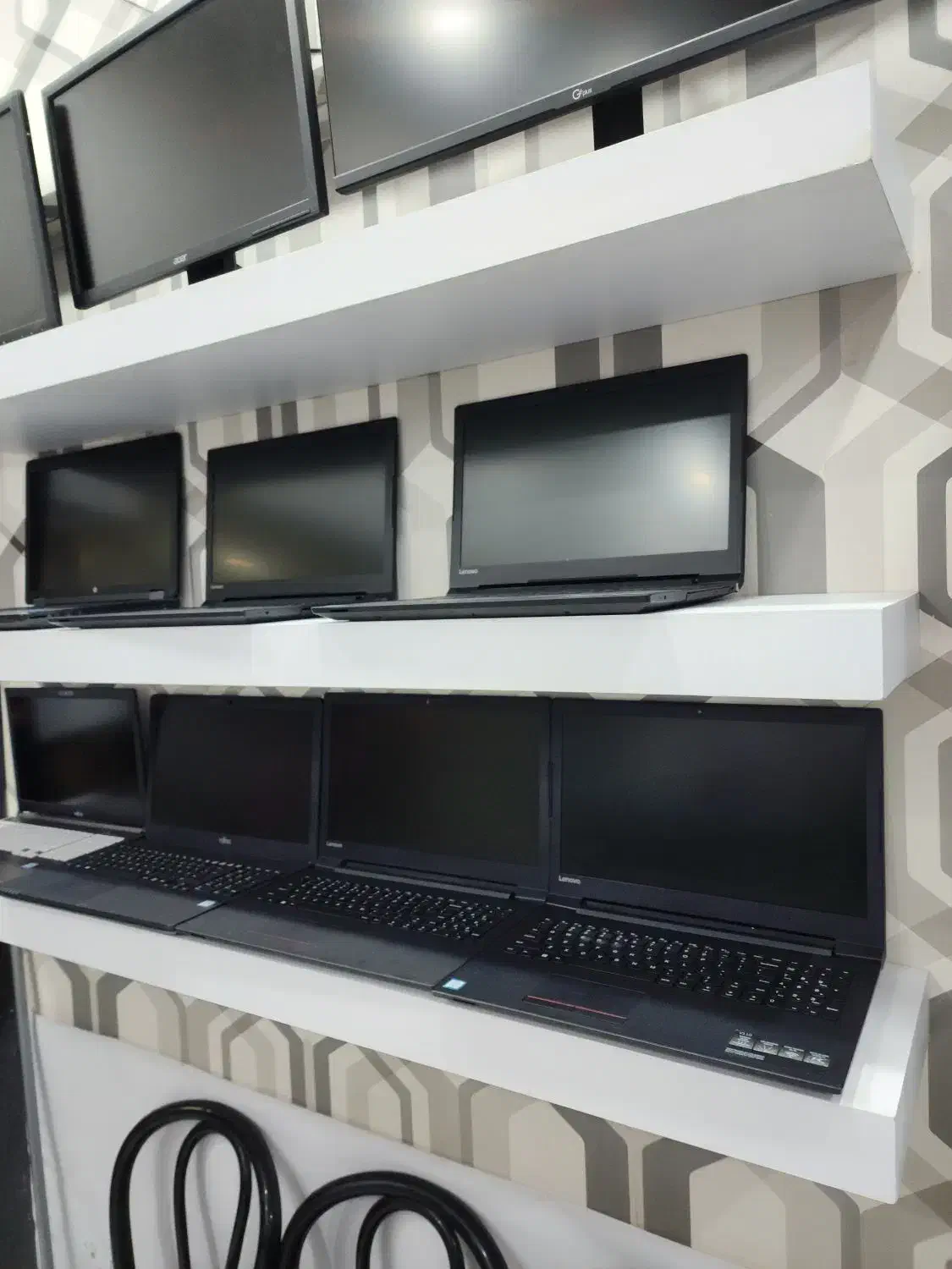 لپ تاپ استوک با ضمانت و کارتن اصلی قیمت دبی|رایانه همراه|شیراز, وصال|دیوار