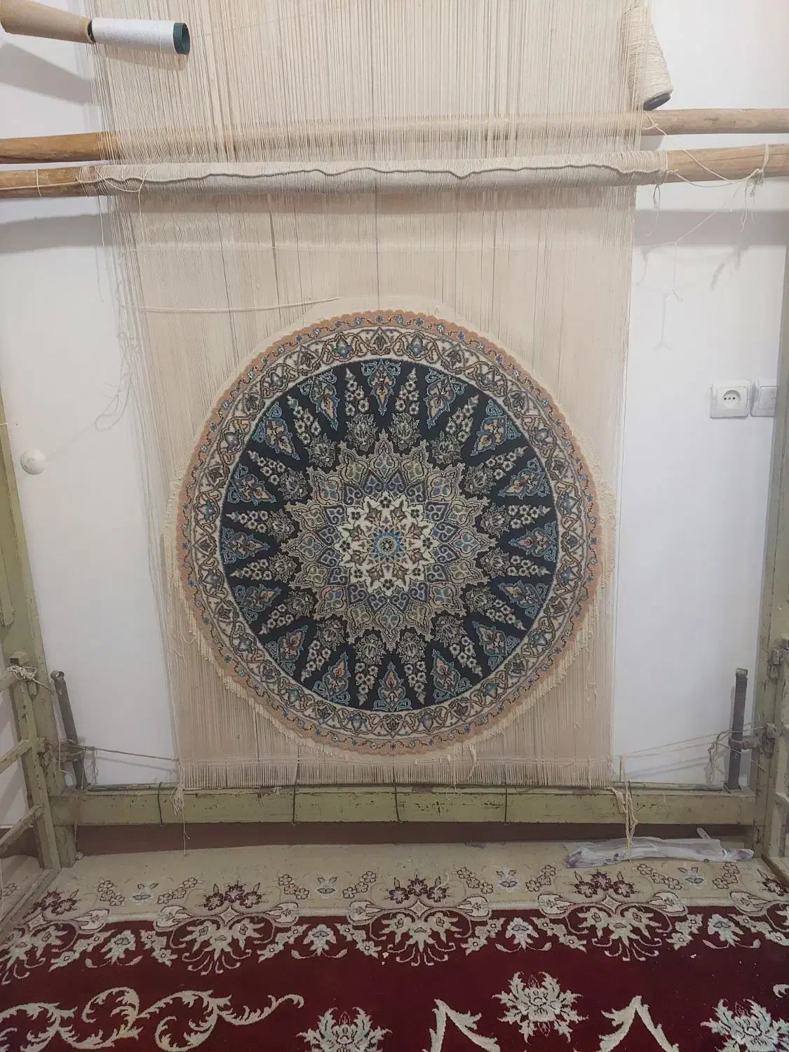 فرش گرد دستبافت|فرش|اصفهان, دنارت|دیوار