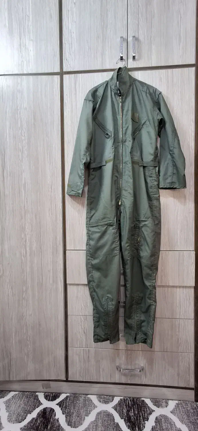 لباس کار|لباس|مشهد, شهید آوینی|دیوار