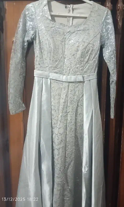 لباس مجلسی نقره ای|لباس|ساوه, |دیوار