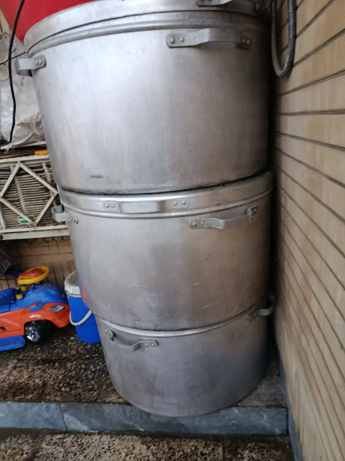 دیگ بزرگ اشپزخانه|ظروف پخت‌وپز|باوی, |دیوار