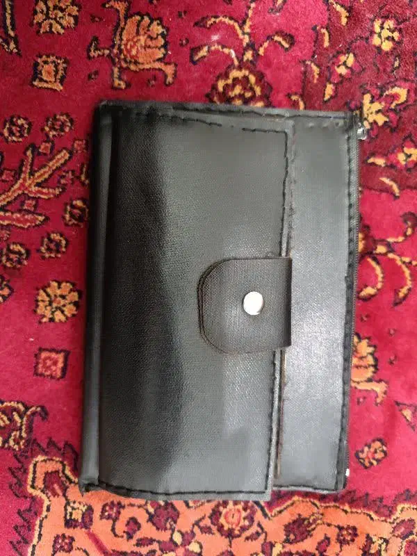 تعدادی کیف پول|کیف، کفش، کمربند|بروجرد, |دیوار