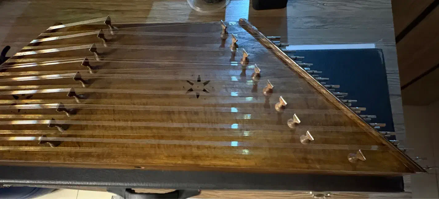 سنتور با چوب گردو|سازهای سنتی|اصفهان, بهارستان|دیوار