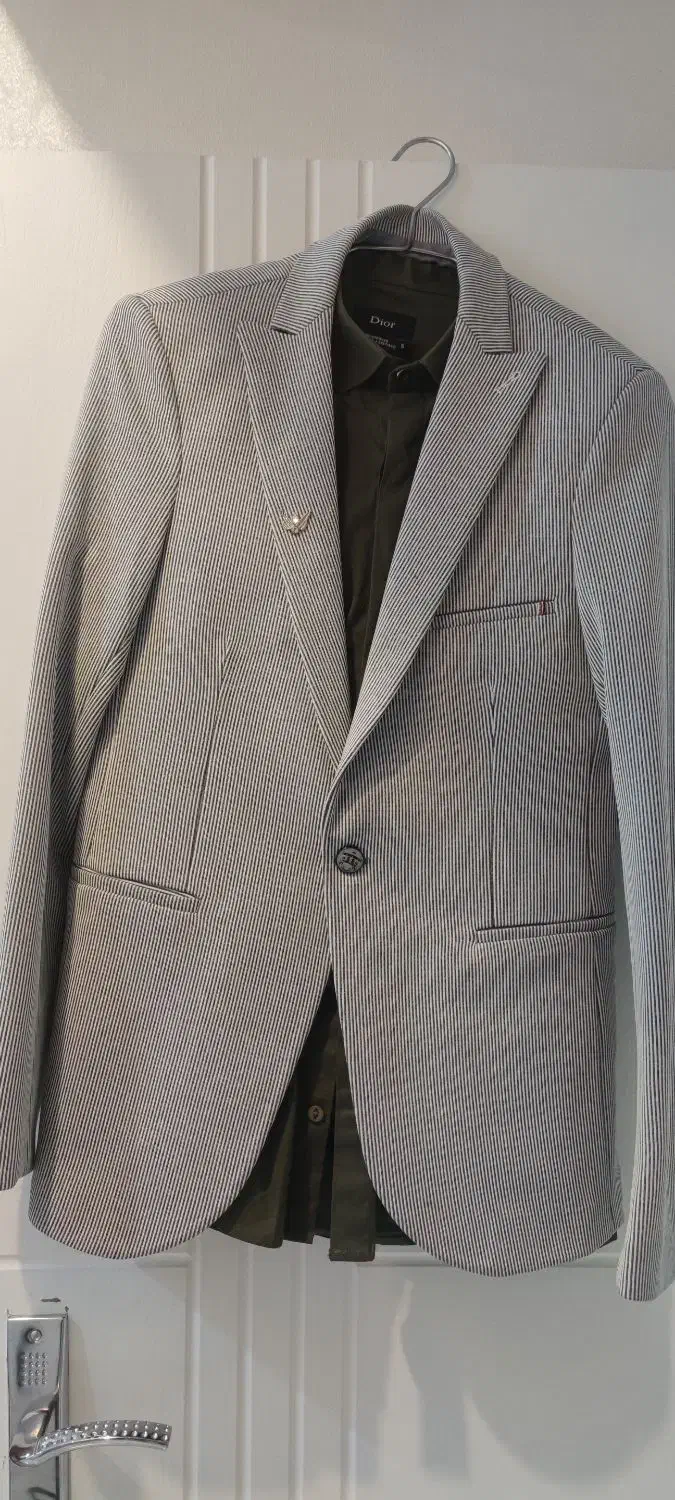 کت تک و پیراهن و شلوار|لباس|پرند, فاز ۲|دیوار