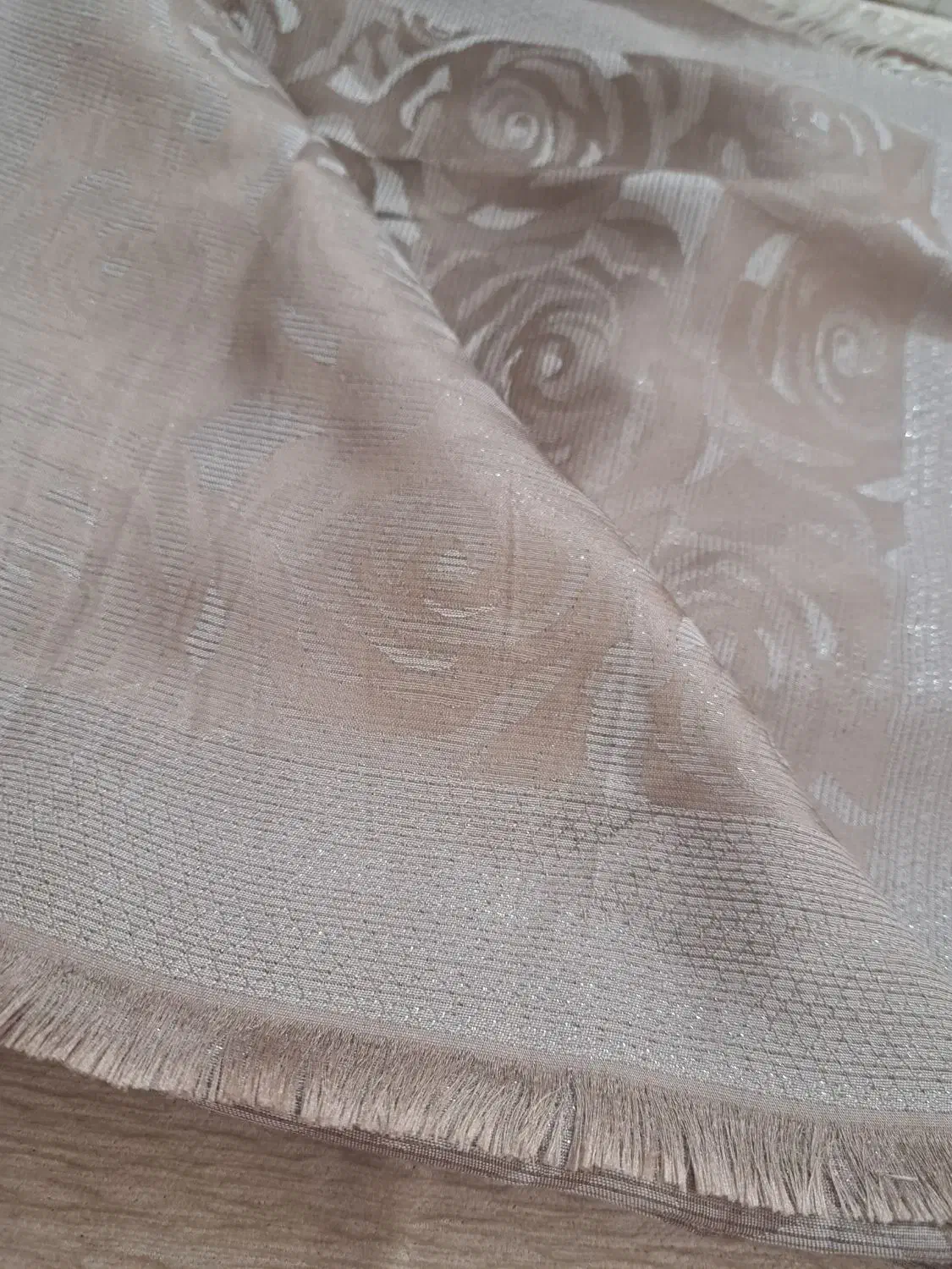 روسری ابریشم سایز ۱۴۰|لباس|قائمشهر, |دیوار