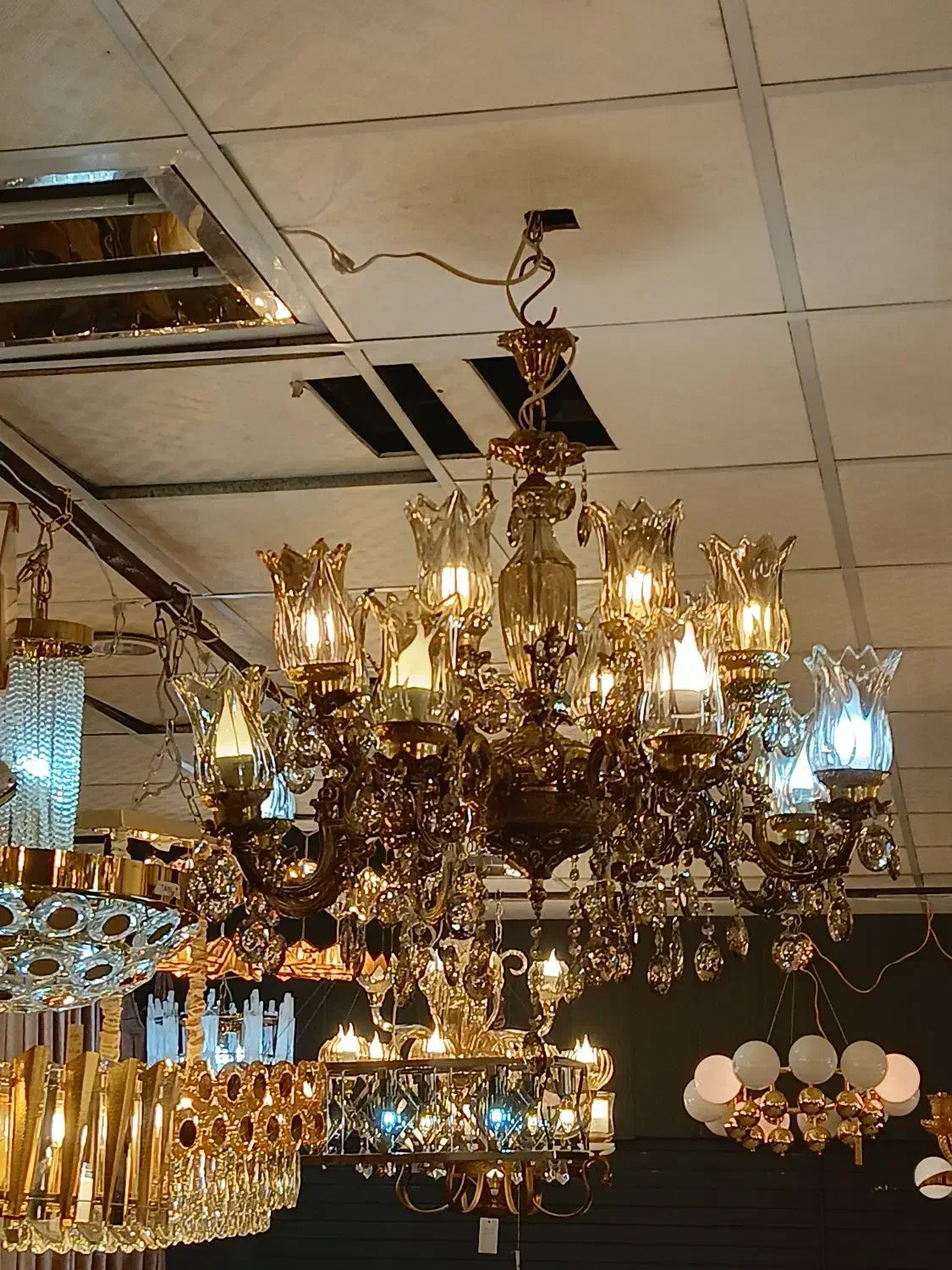 لوستر بسیار شیک وزیبا|لوستر و چراغ آویز|شیراز, گلشن|دیوار