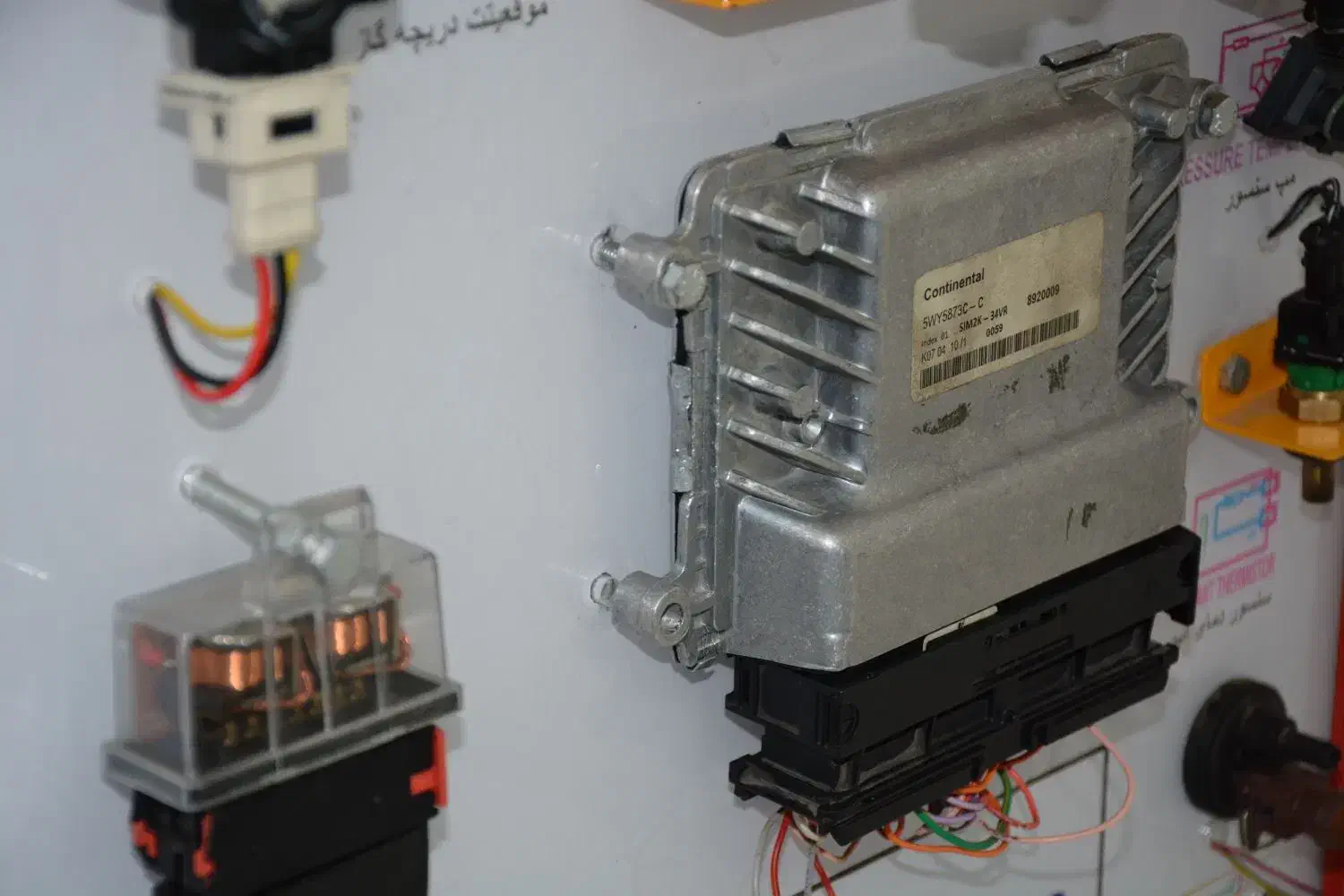 آموزش برق خودرو. ایسیو و ریمپ تخصصی|خدمات آموزشی|تهران, فلسطین (میدان انقلاب)|دیوار