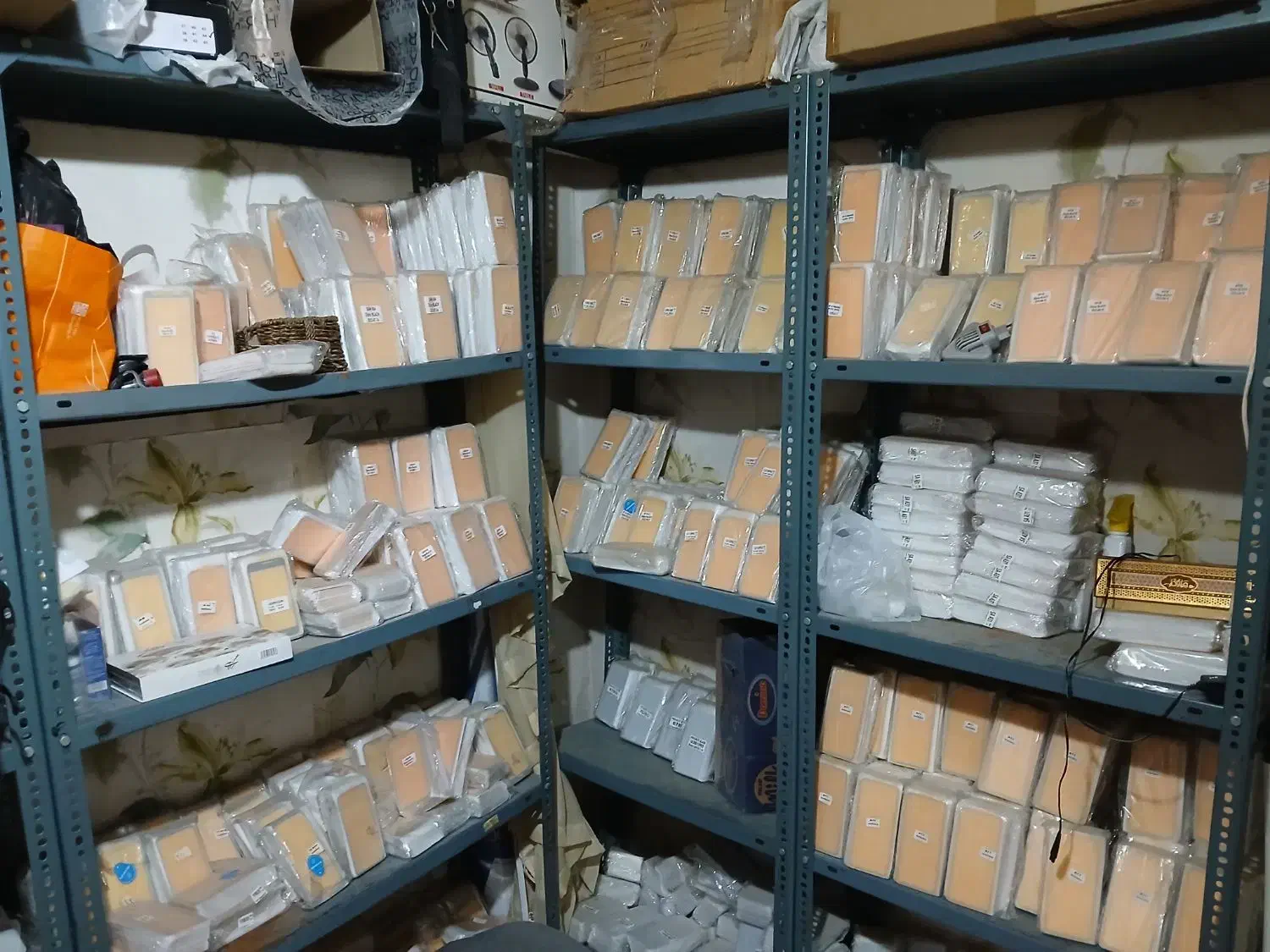 گلس 9D فروش یکجا مدل لیست جور به شرط|لوازم جانبی موبایل و تبلت|تهران, صادقیه|دیوار