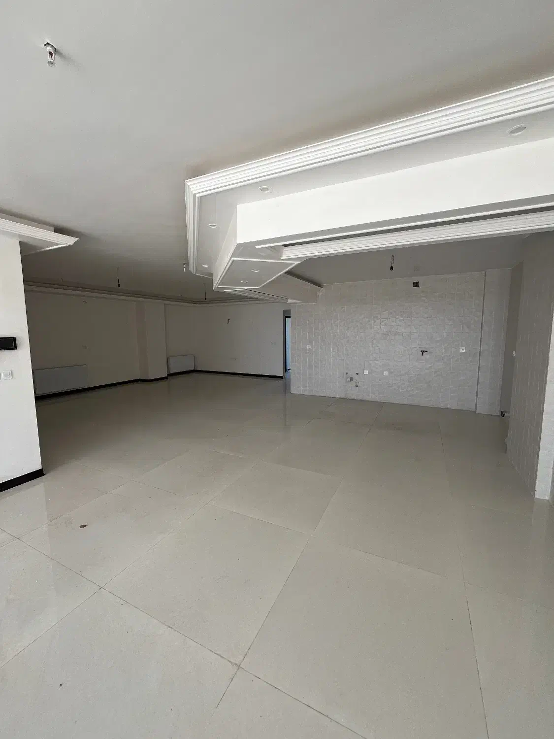 ۱۸۰متر/بلوار باهنر/تکواحد/کلیدنخورده/فولامکانات|اجارهٔ آپارتمان|ورامین, ورامین|دیوار