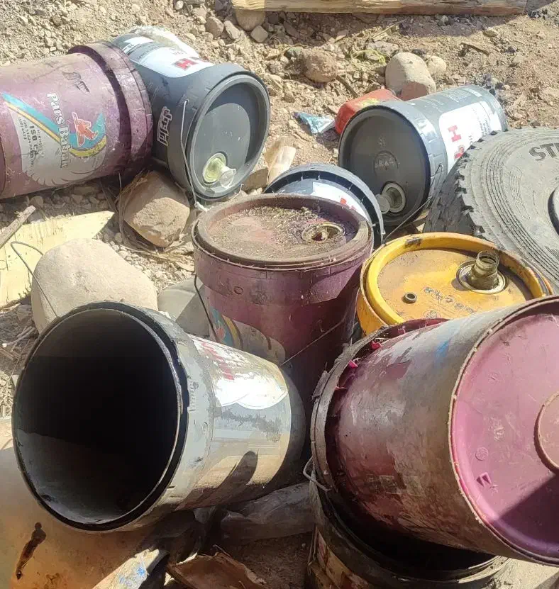 بشکه و سطل ۲۰ و ۴ لیتری روغنی|ظروف نگهدارنده، پلاستیکی، یکبارمصرف|اندیکا, |دیوار