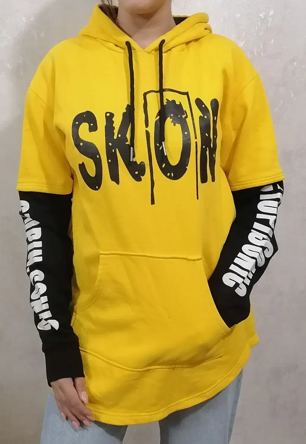 پالتو بارونی  سویشرت|لباس|قدس, شهر‌قدس|دیوار