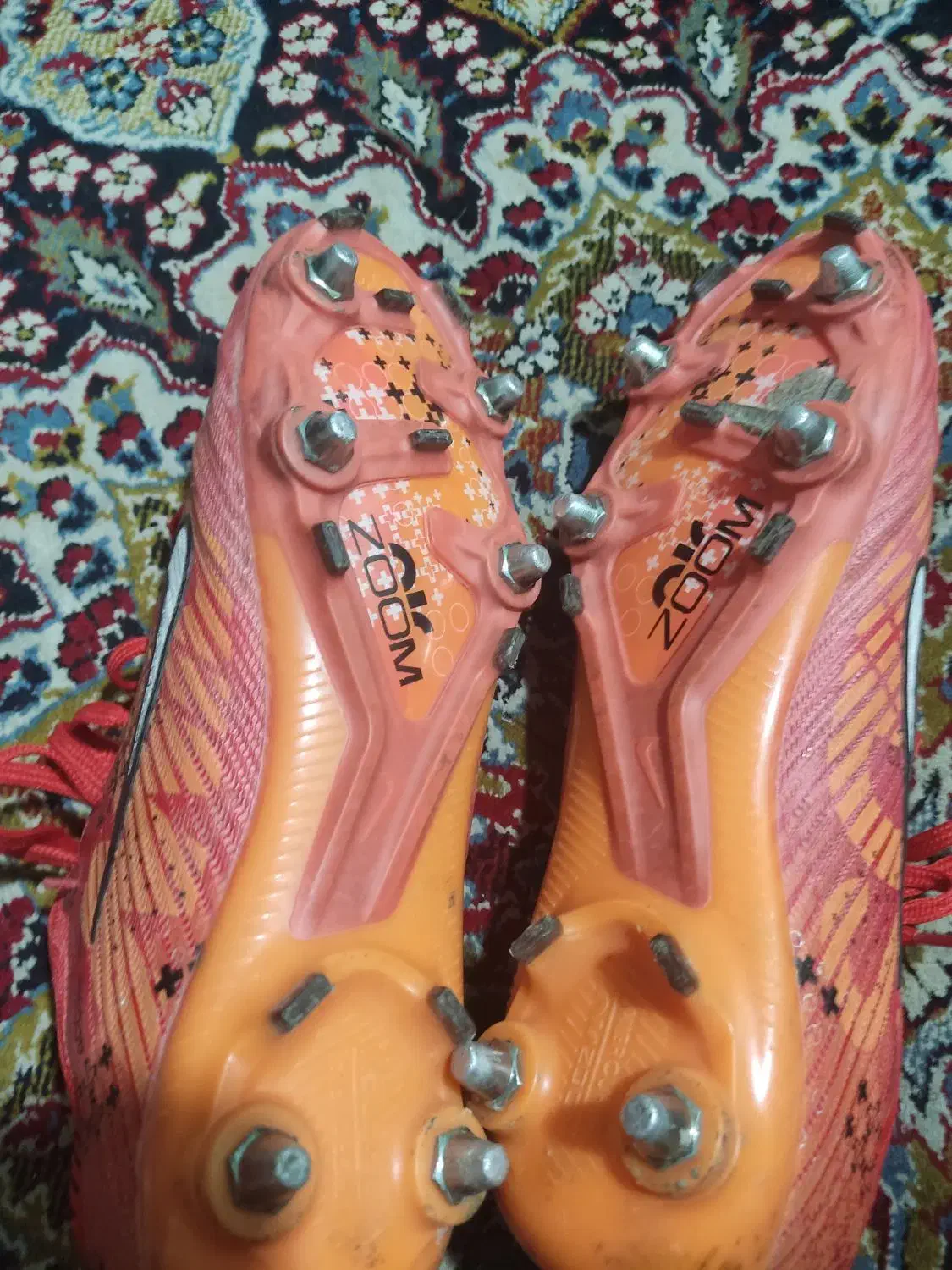 کفش چمن نایک|کیف، کفش، کمربند|دهدشت, |دیوار