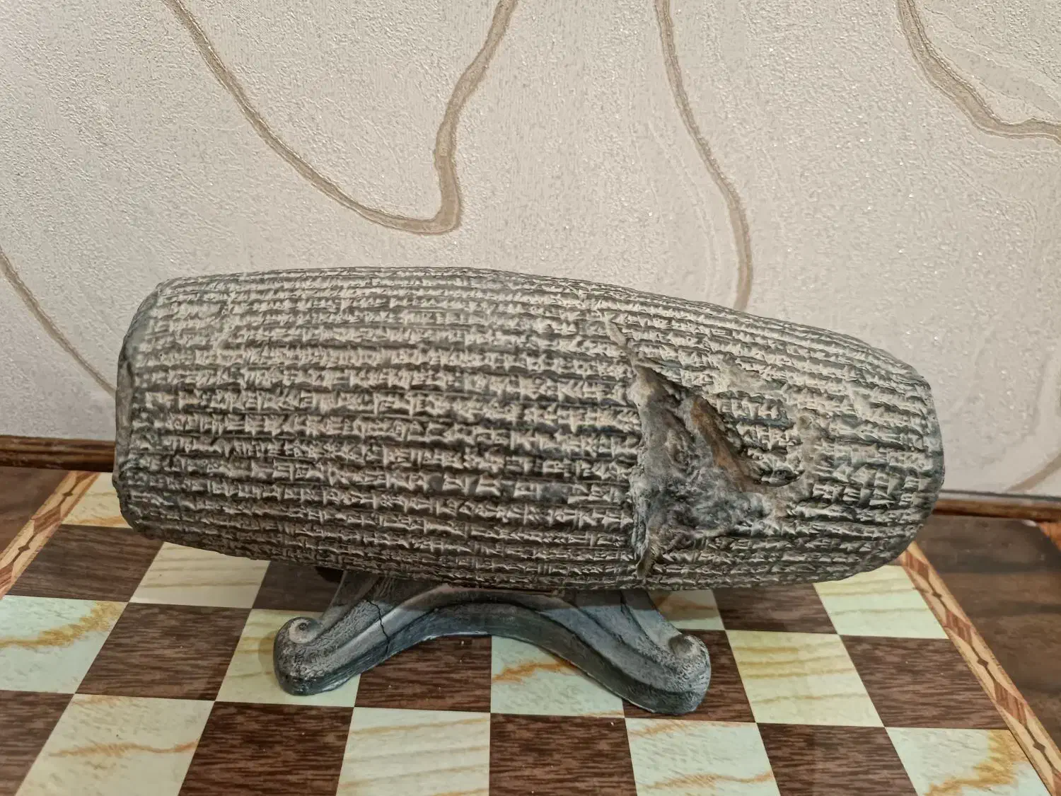 دکوری هخامنشی|مجسمه، تندیس، ماکت|خرم‌آباد, |دیوار