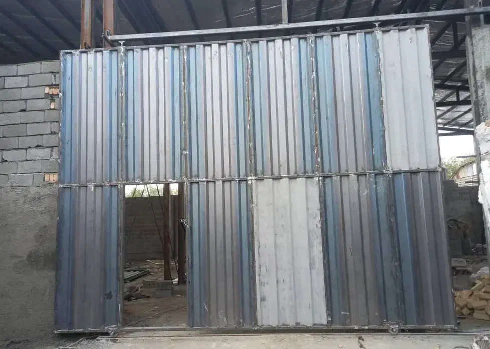 کارگاه جوشکاری و درب و پنجره سازی پیروز|خدمات پیشه و مهارت|خرم‌آباد, |دیوار