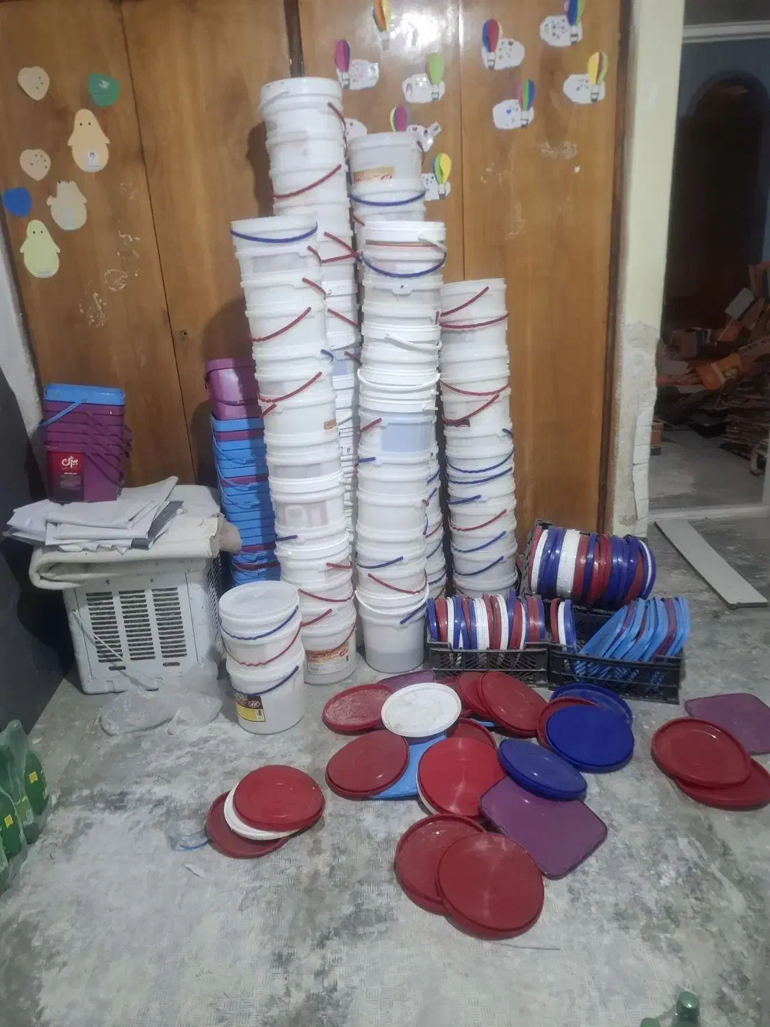 سطل|ظروف نگهدارنده، پلاستیکی، یک‌بارمصرف|ساوه, |دیوار