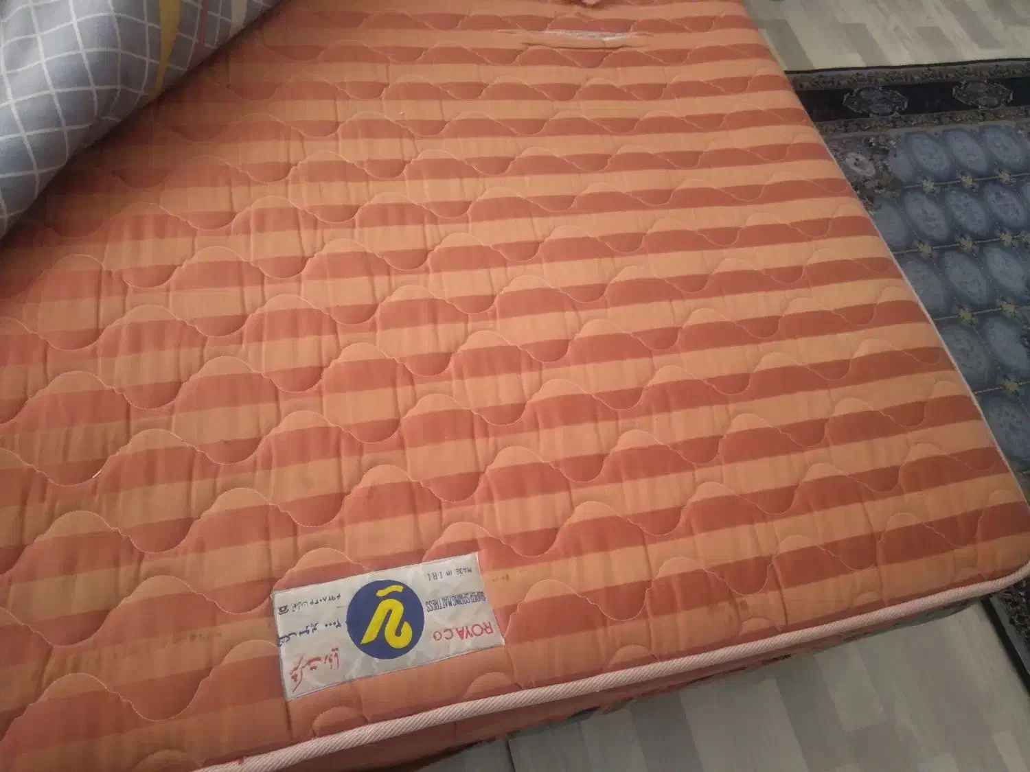 دو عدد تشگ تخت دونفره و ینفره برافروش|تشک تختخواب|فولادشهر, مسکن مهر فولادشهر|دیوار