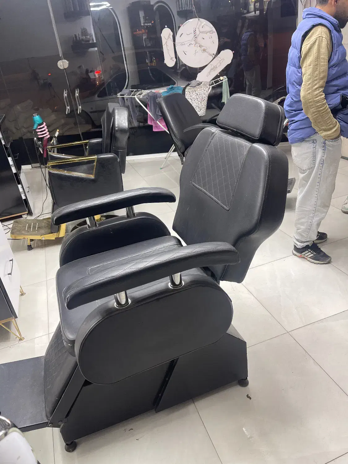 صندلی ارایشگری|آرایشگاه و سالن‌های زیبایی|ارومیه, |دیوار