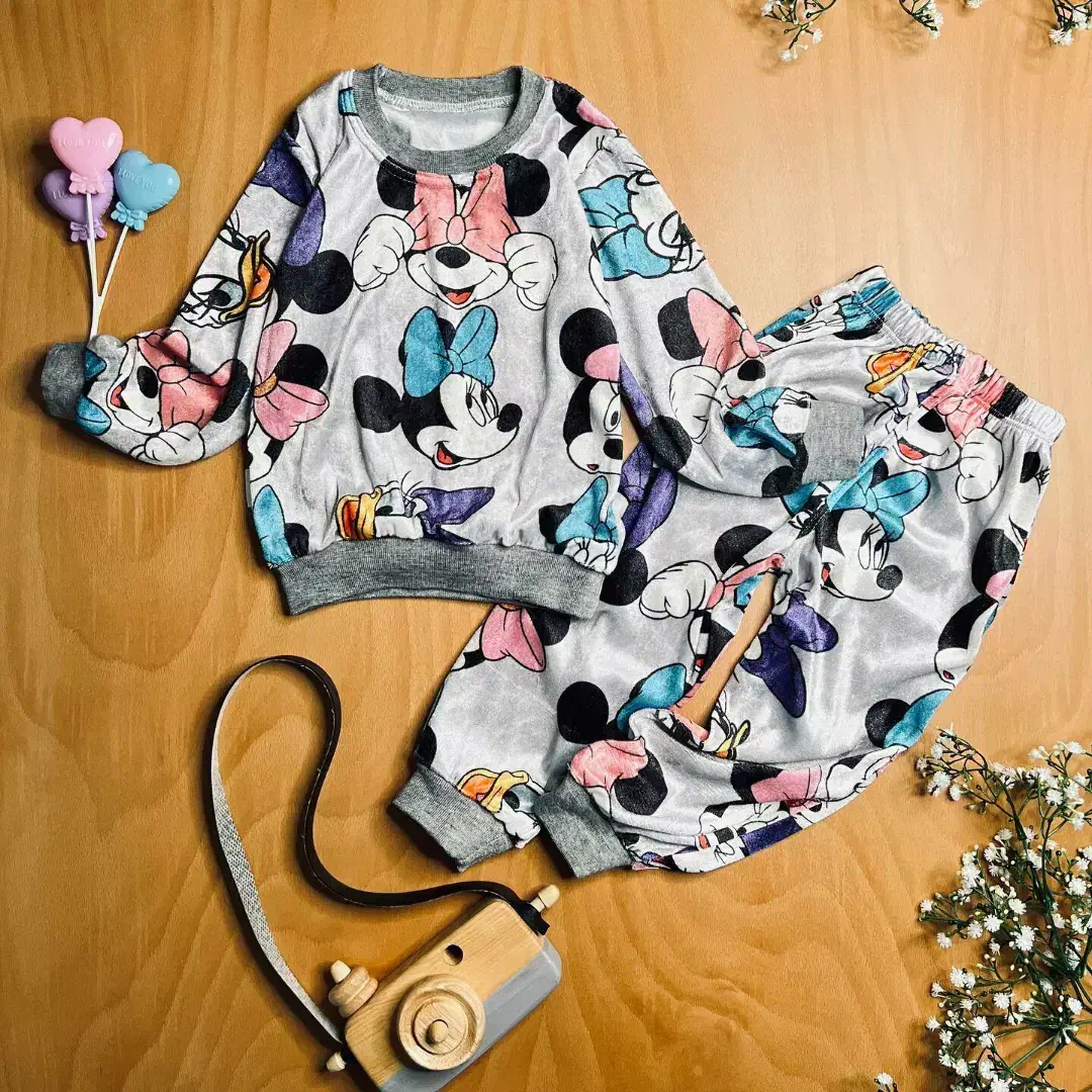 ارسال رایگان است|کفش و لباس بچه|اردبیل, |دیوار