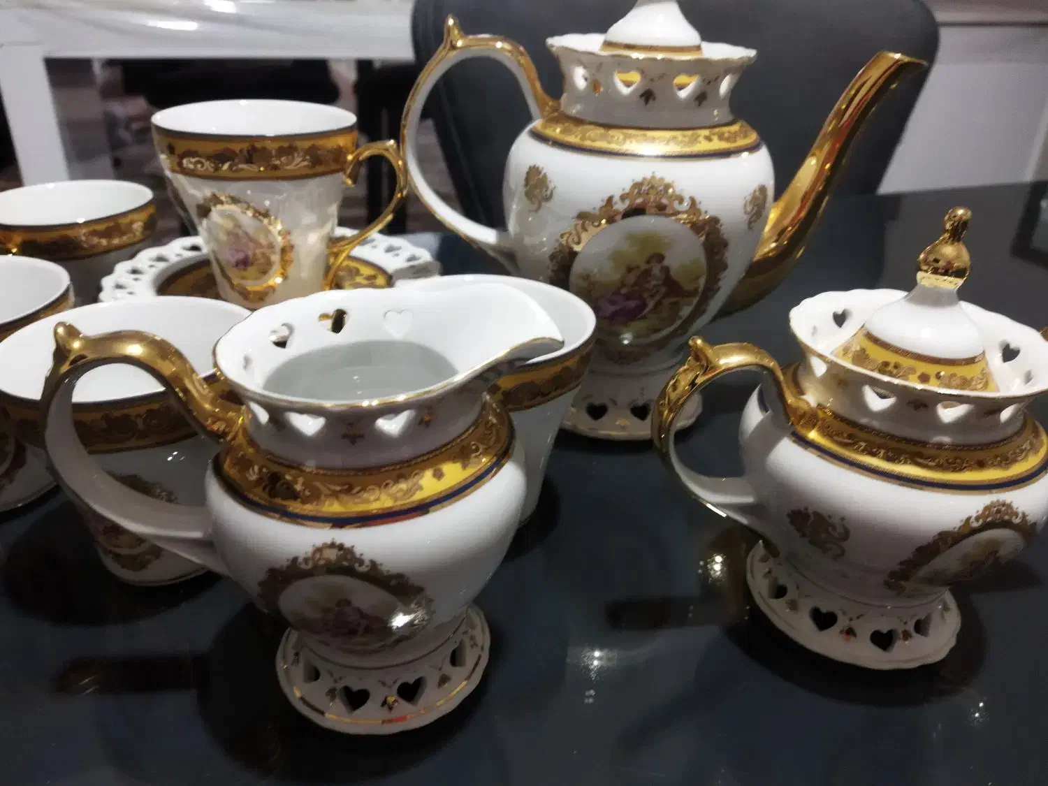 سرویس چایخوری لیلی مجنون لمونژ|ظروف سرو و پذیرایی|مشهد, جانباز|دیوار