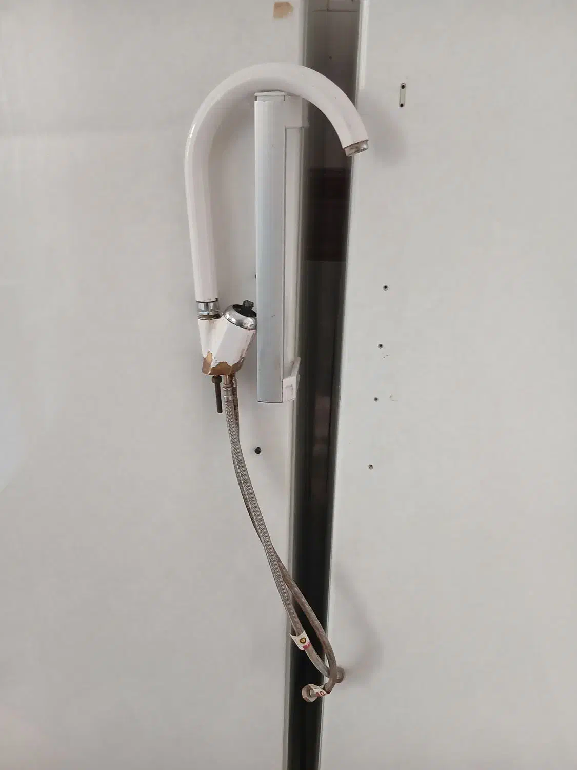 شیر آب با شلنگ فقط یک دسته میخواد|لوازم سرویس بهداشتی|گرگان, |دیوار