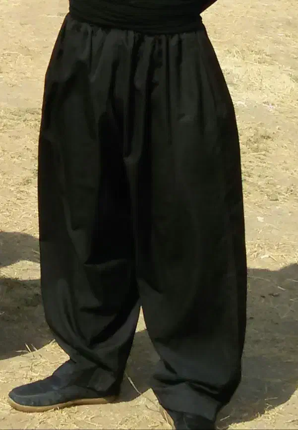 ۵۰ عدد پانتول مشکی|لباس|بانه, |دیوار